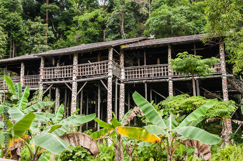 Fotografie The ethnic orang ulu longhouse, Sarawak, Borneo