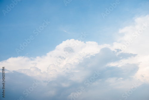 Fototapeta Naklejka Na Ścianę i Meble -  Clear of blue sky with white clouds