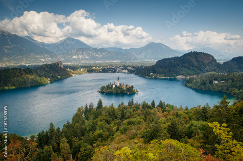 Obraz na płótnie Lake Bled with St Marys church on the small island,Bled,Slovenia,Europe w salonie