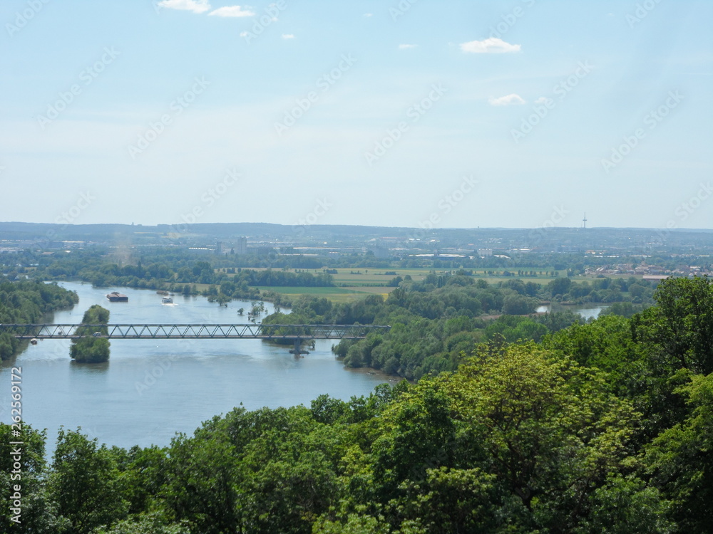 Die Donau bei Donaustauf Die Donau bei Donaustauf