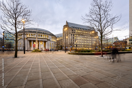 Fototapeta Naklejka Na Ścianę i Meble -  St Peter Square with library, town hall and war memorial in Manchester city center.