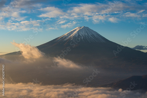 富士山と白雲