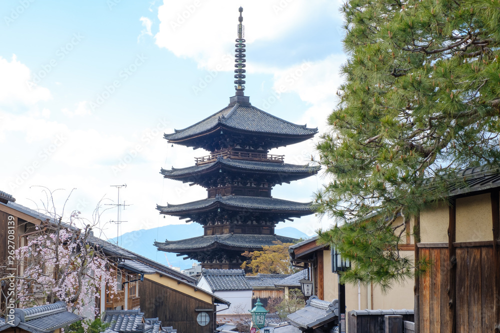 Obraz premium 八坂の塔 京都祇園