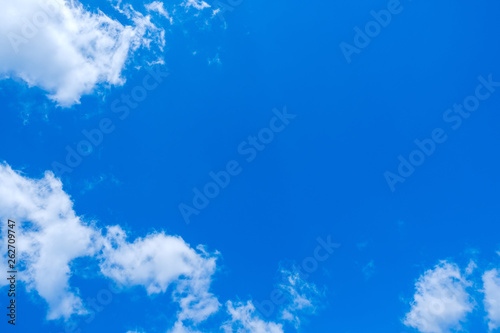 写真素材 青空 空 雲 春の空 背景 背景素材 4月 コピースペース Stock Photo Adobe Stock 写真素材 青空 空 雲 春の空 背景 背景素材 4月 コピースペース Stock Photo Adobe Stock