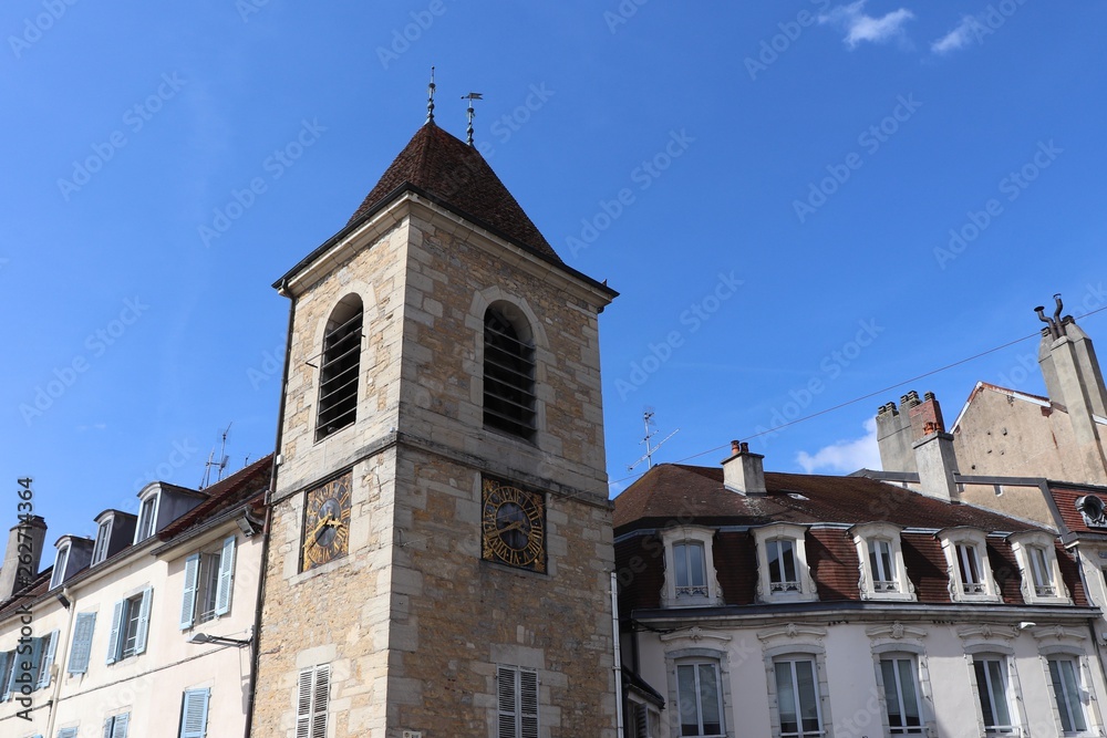 Tour de l'Horloge à Lons Le Saunier - Jura - Beffroi construit au XVIII ème siècle
