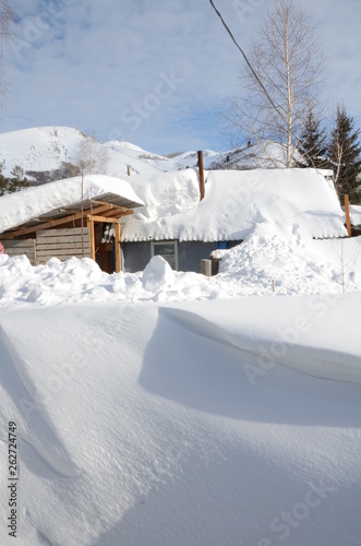 house in the snow © Сергей Сахаров