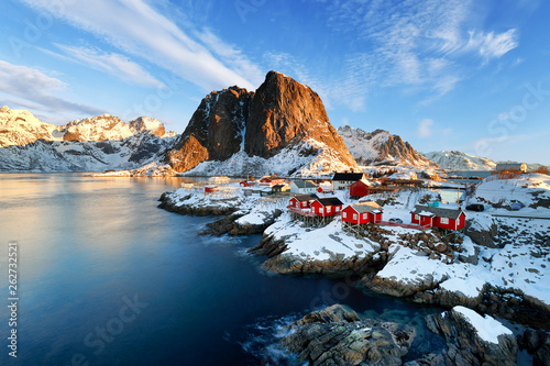 Landscape of Norway lofotens - hamnoy © Piotr Krzeslak