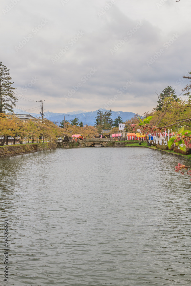 春の米沢城跡の風景