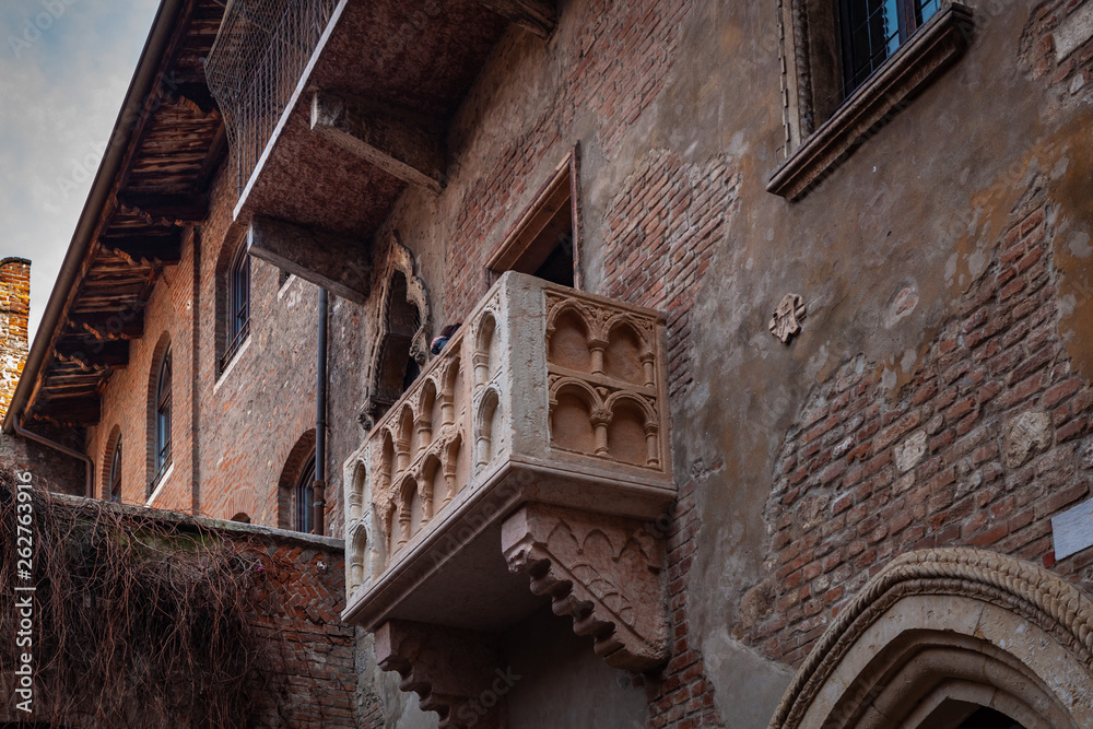 Juliet's House Gothic-style 1300s house and museum, with a stone balcony, said to have inspired Romeo and Juliet is a tragedy written by William Shakespeare, Verona, Italy, Europe