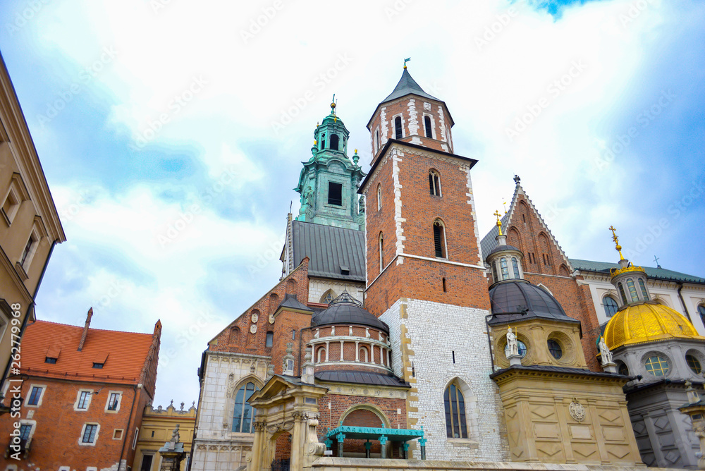 Fototapeta premium KRAKOW, POLAND - MARCH 17: Wawel Castle on March 17, 2019 in Krakow, Poland.