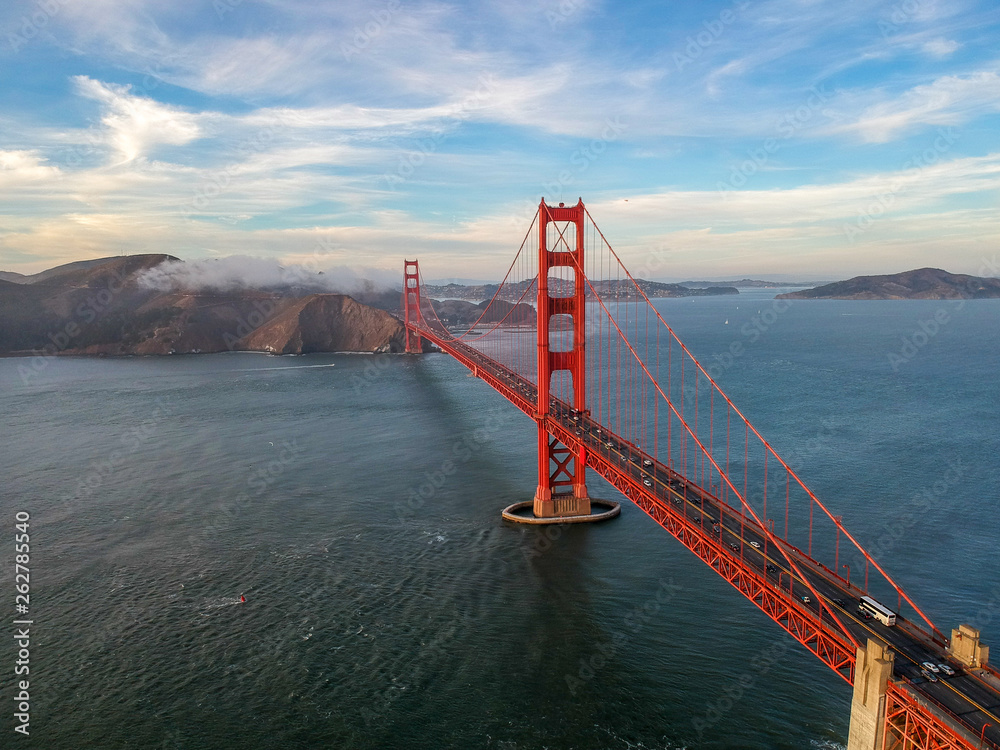 Fototapeta Widok z lotu ptaka Golden Gate Bridge w San Francisco, USA