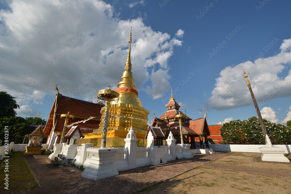 Fototapeta premium temple in thailand