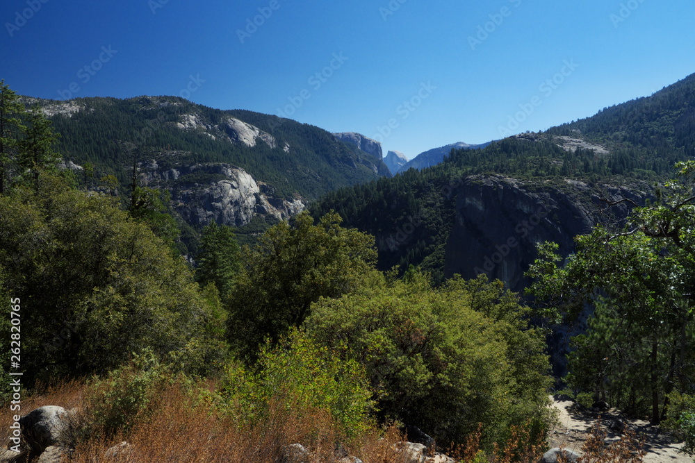view of mountains in Yosemite Park California USA