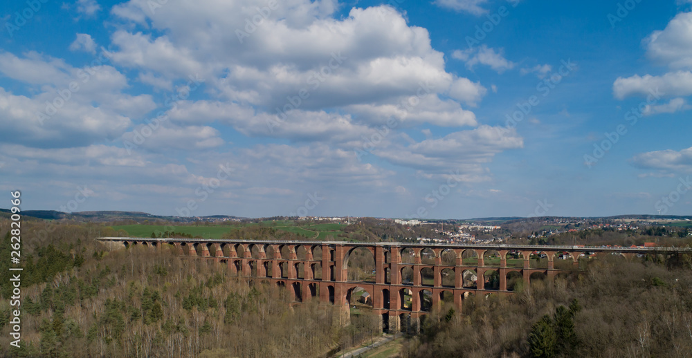Deutsche Göltzschtalbrücke, ist eine Eisenbahnbrücke in Deutschland Deutsche Göltzschtalbrücke, ist eine Eisenbahnbrücke in Deutschland