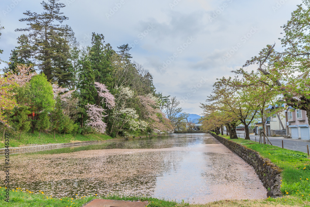 春の米沢城跡の風景