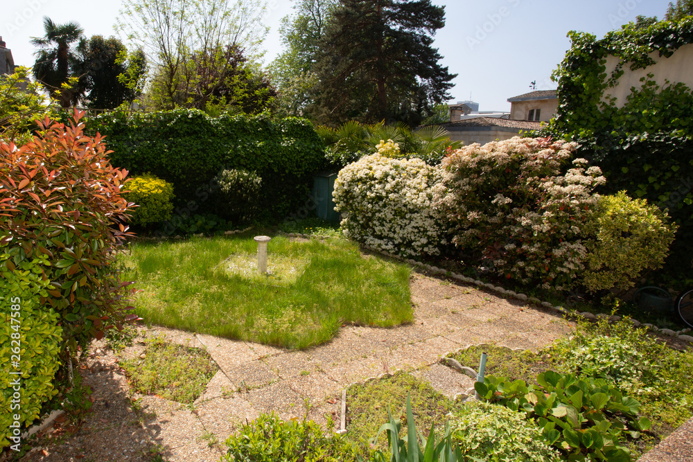 Decorative garden Green lawn in french style