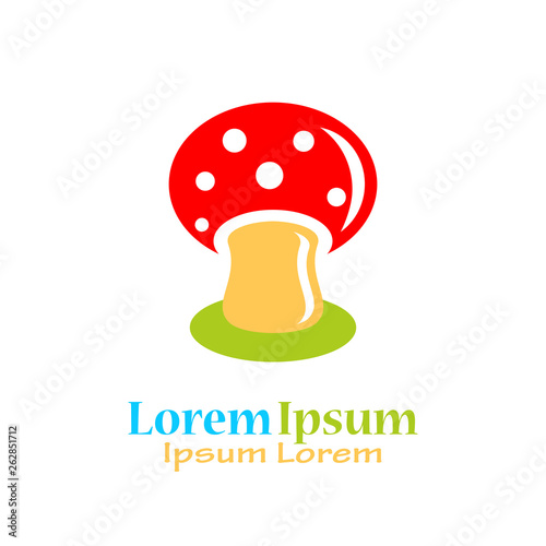 Fototapeta Naklejka Na Ścianę i Meble -  Mushroom vector logo