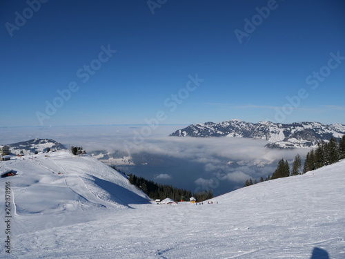 skigebit in den schweizer alpen © Roy