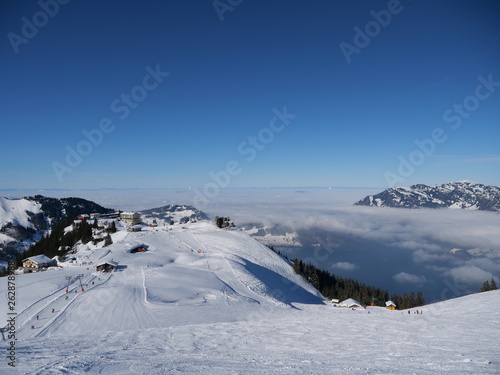 skigebit in den schweizer alpen © Roy