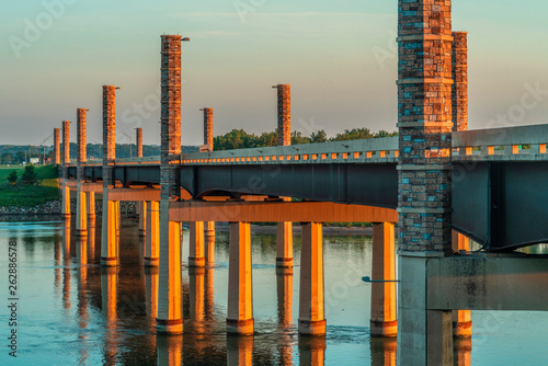 NEW DISCOVERY BRIDGE photo