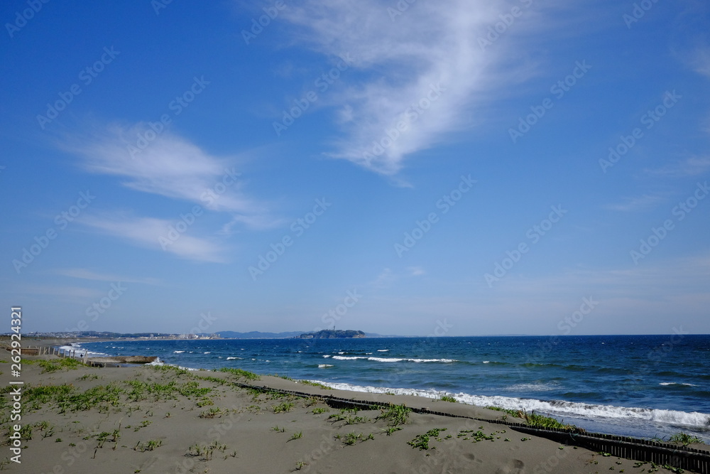 江ノ島と海