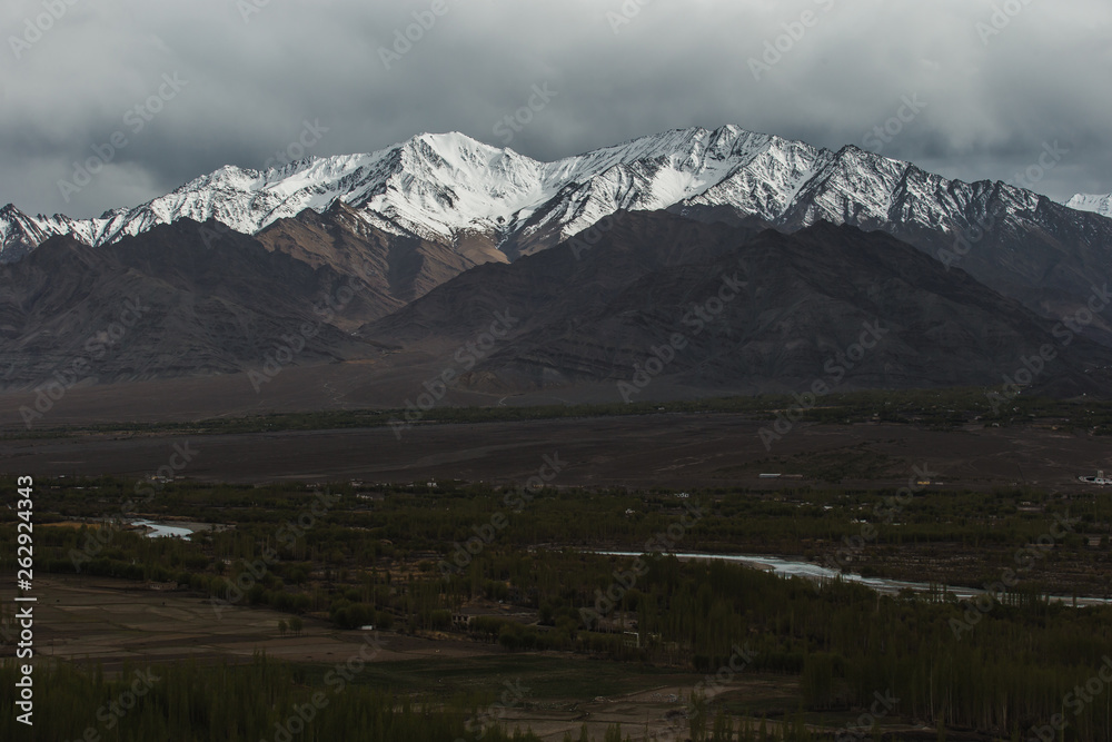 Fototapeta premium Landscape mountain and sky at Ladakh india