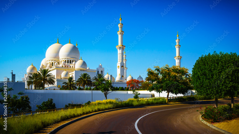 Imposing Sheikh Zayed Grand Mosque in Abu Dhabi 13