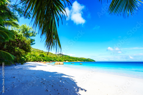 Fototapeta Naklejka Na Ścianę i Meble -  stunning paradise beach at anse lazio, praslin, seychelles 30
