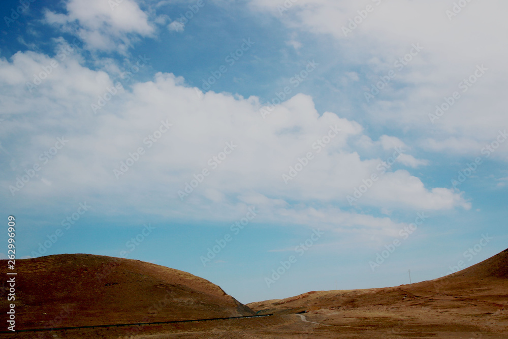 Fototapeta premium desert and blue sky