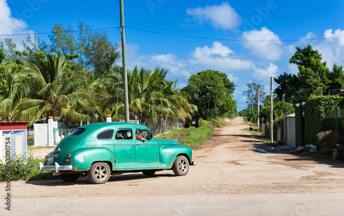Amerikanischer grüner Oldtimer unterwegs nach Santa Clara in Cuba - Serie Kuba Reportage © mabofoto@icloud.com
