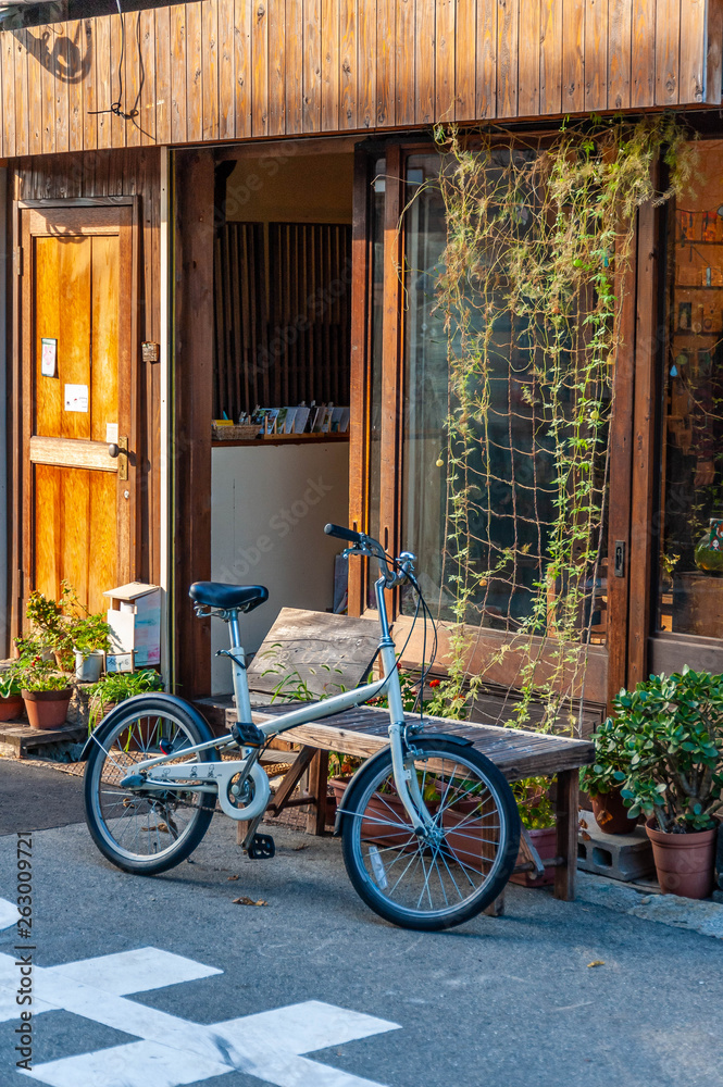 お洒落なカフェと自転車