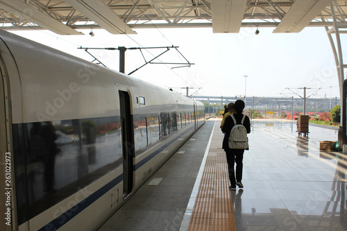  China's high-speed rail construction