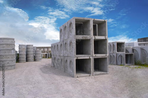 Cemento manufatti in cemento Pozzetti cubo muratura photo