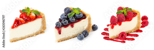 Fotobehang Set of cheesecakes with fresh berries and mint