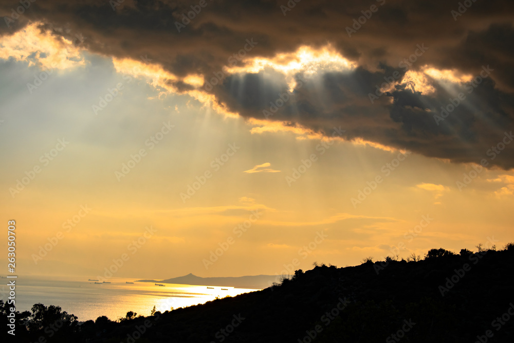 Obraz premium sunset in the mountains