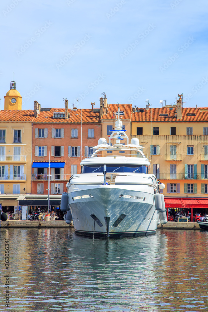 Φωτογραφία Boats in a port of Saint Tropez, France