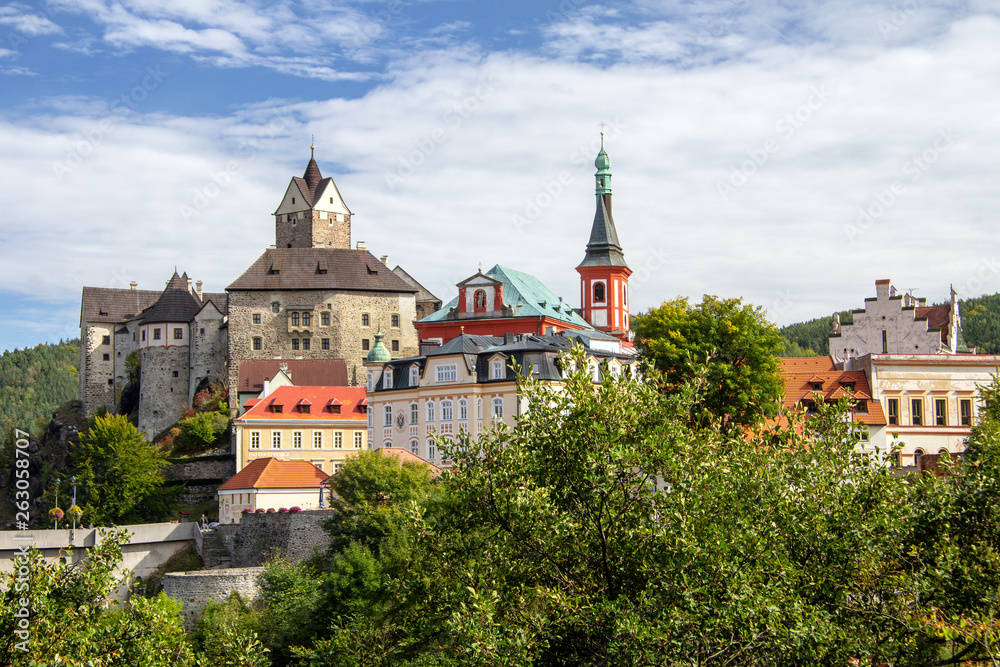 Burg Loket  im Okres Sokolov in Tschechien
