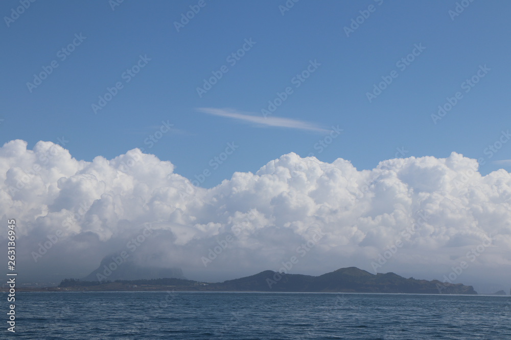 제주도 연안에서 바라본 마라도 제주도 연안에서 바라본 마라도