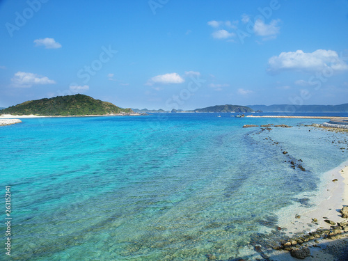 Fototapeta Naklejka Na Ścianę i Meble -  青空と沖縄の海