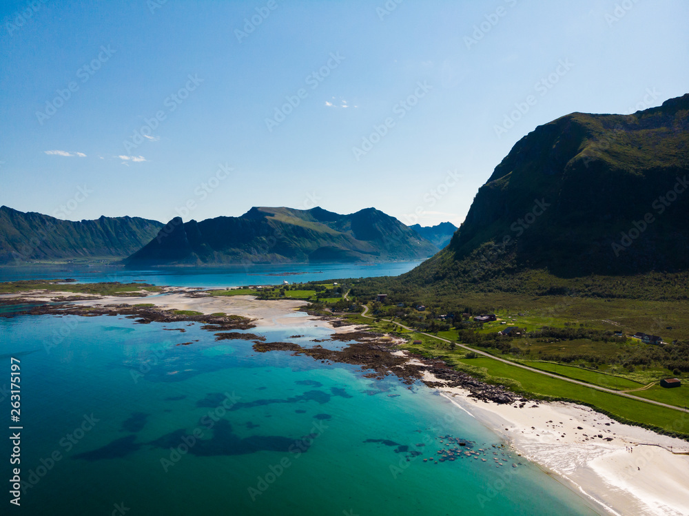 Fototapeta premium Seascape in Gimsoysand, Lofoten islands, Norway
