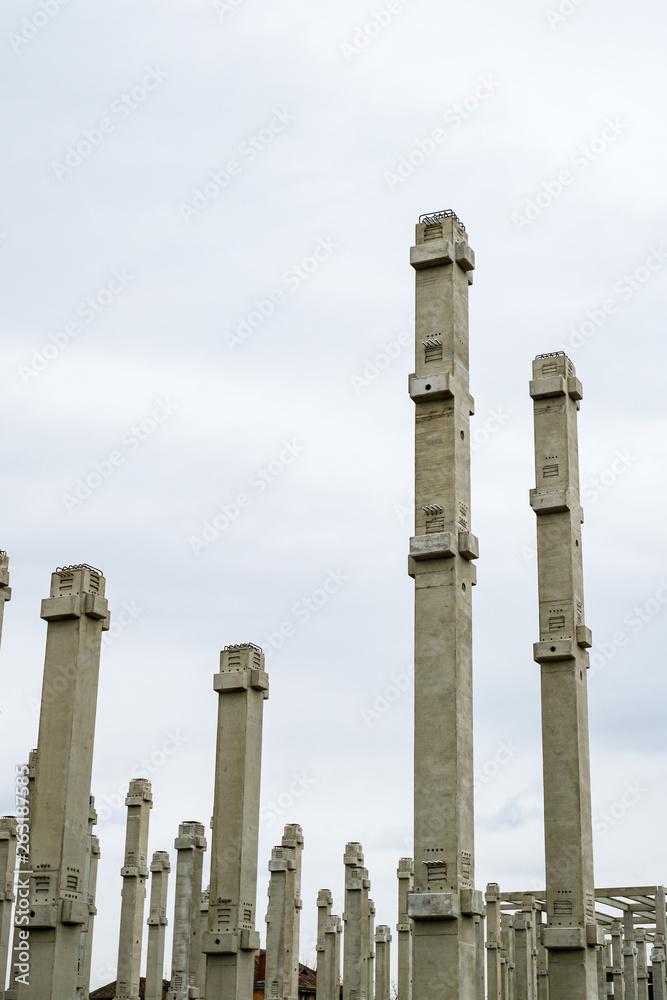 Industrial concrete pillars for a new shopping mall