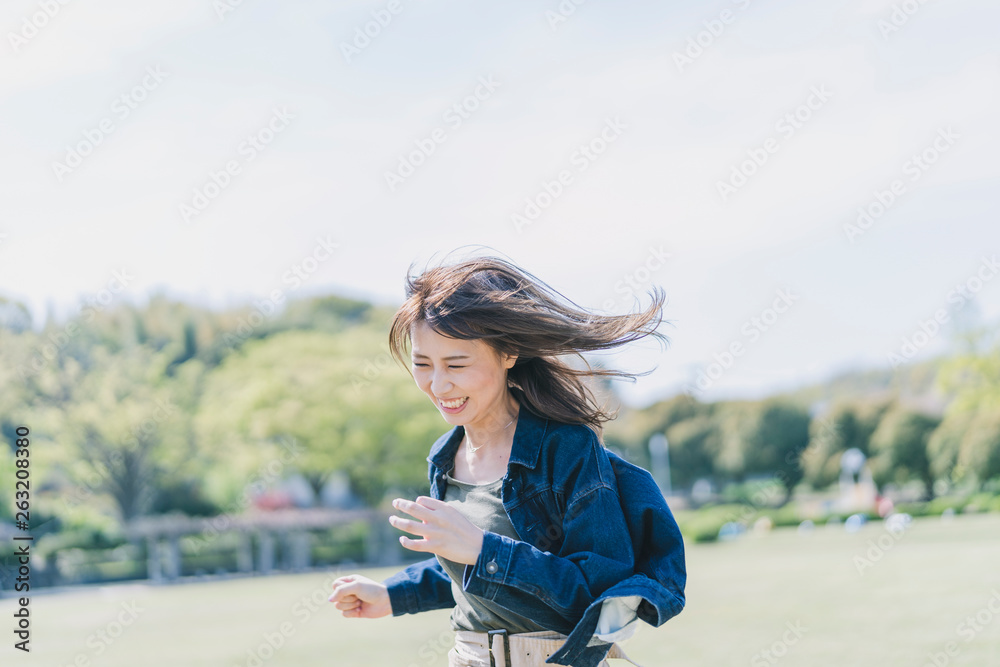 公園の女性