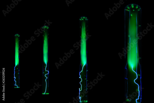 electrical discharges in inert gas flasks