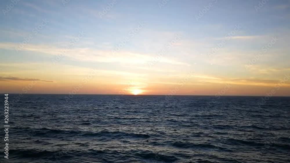 Puesta de sol con vistas al mar Puesta de sol con vistas al mar
