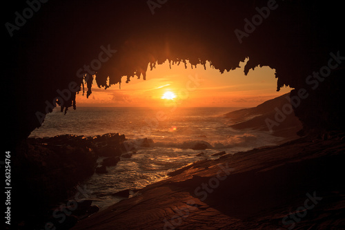 Admirals Arch in sunset light in the southern part of the Flinders Chase National Park.