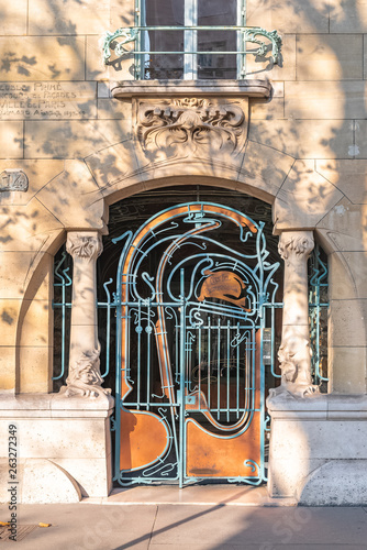 Konstfotografi Paris, France, November 17th, 2018, the Castel Beranger, beautiful door from Hec