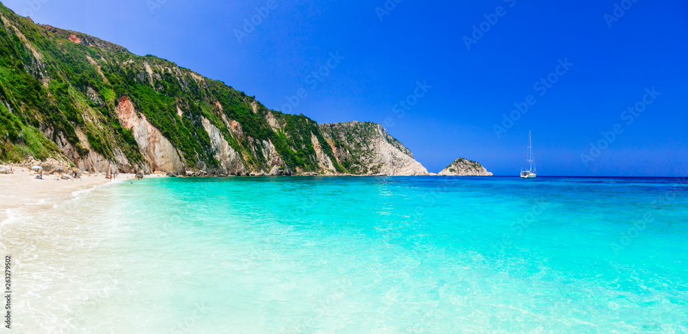 Best beaches of Greece - Myrtos in Kefalonia island