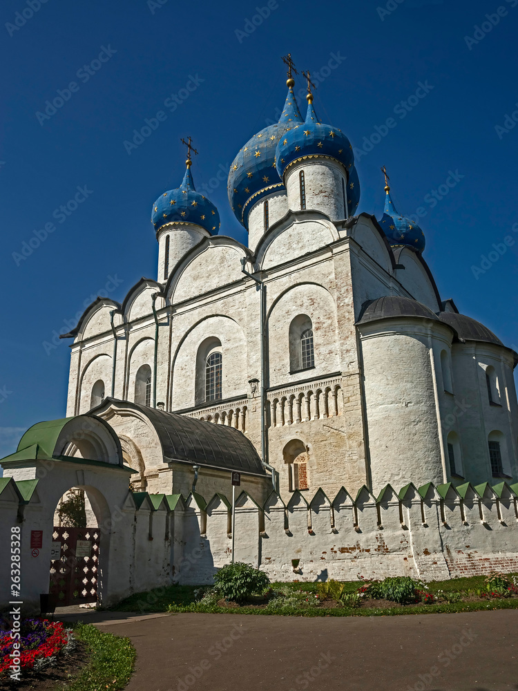 Fototapeta premium Nativity of the Virgin Temple. Kremlin in the city of Suzdal, Russia. XIII, XVI, XVIII centuries