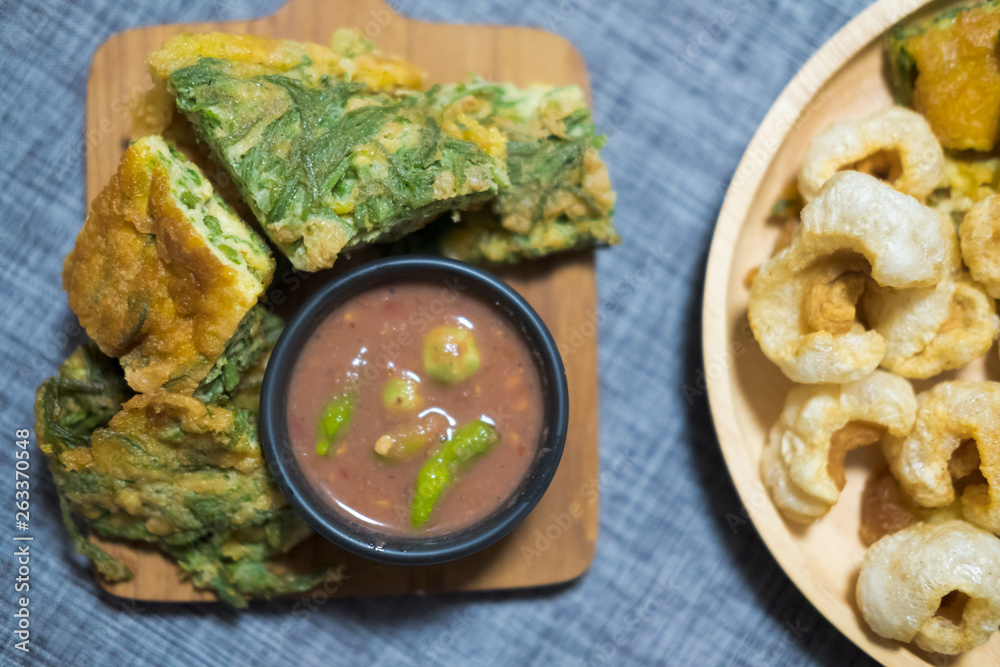 Shrimp paste sauce and acacia pennata omelette Shrimp paste sauce and acacia pennata omelette