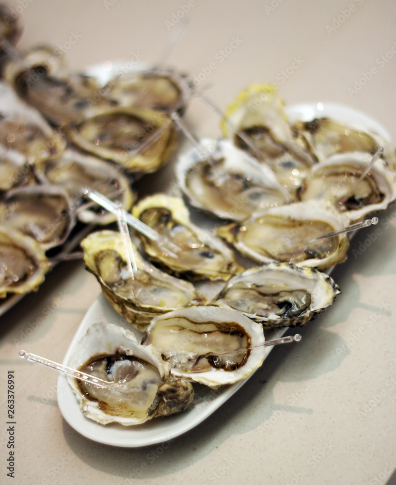 Oyster with sauce Oyster with sauce